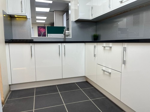 Flat pack quality kitchen base - pack,